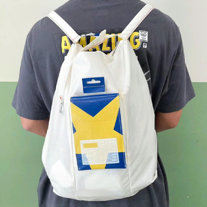 Borsa a tracolla impermeabile con manico airbag riciclato borsa a tracolla ultra leggera - Product Image 4