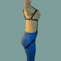 Harnais de corps complet réglable en cuir PU et alliage d'aluminium pour femme, style gothique sexy, avec jarretière creuse, sangle BDSM 3D