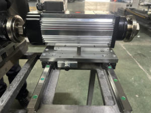 Sega di precisione CNC a 45 gradi per impianti ortopedici - Product Image 6