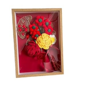 Marco de fotos con ramo de flores simuladas hechas a mano, rosas y girasoles, flores terminadas en crochet hechas a mano. - Product Image 5