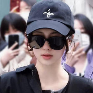 Lunettes de soleil Lisha pour femmes, monture noire en PC, verres polarisés UV400, type 3, emballage en boîte - Product Image 2