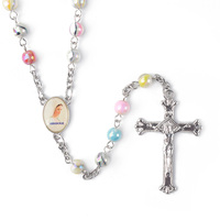 Collier pendentif avec autocollant Notre-Dame de Medjugorje, croix religieuse, collier en acrylique coloré, chapelet à perles tendance