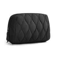 Sac de Maquillage Moelleux Nouveau Design en Gros, Trousse de Voyage pour Coiffeuse, Organisateur Quotidien de Toilette avec Fermeture Éclair Séparant les Compartiments Humides et Secs, Pochette Cosmétique