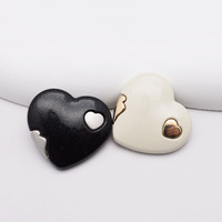 Boutons de luxe à la mode en gros-Boutons en métal combinés en forme de cœur de style simple pour manteaux pull, cardigans, boutons décoratifs