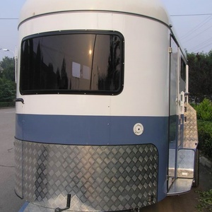 Remorque de luxe pour 2 chevaux à chargement oblique, remorque alimentaire tractable avec auvent rétractable, construction en acier allié, multifonctionnelle à 4 roues - Product Image 6