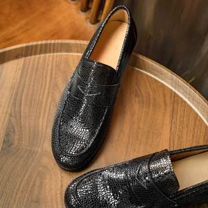 Chaussures habillées classiques italiennes noires à lacets en cuir de vachette de luxe de haute qualité pour hommes, idéales pour la vente en gros et les soirées. - Product Image 2
