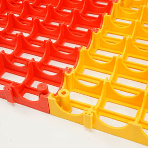 Grille de drainage en plastique pour lavage de voitures, dalles emboîtables, rouge et jaune, rectangulaires, pour usage intérieur, surface texturée - Product Image 3