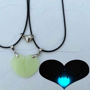Collar de cuero negro con cuerda y luna luminosa, collar magnético de corazón para parejas, collar que brilla en la oscuridad - Product Image 1
