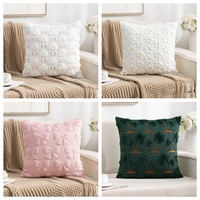 Housse de coussin carrée matelassée brodée, design en fourrure de lapin, matière pelucheuse, personnalisable, moderne, minimaliste, couleur unie