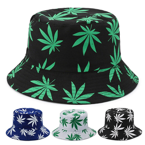 Cappello da Pescatore Reversibile Personalizzato con Stampa Foglia di Marijuana Verde, Moda Femminile per Strada e Hip Hop - Product Image 1