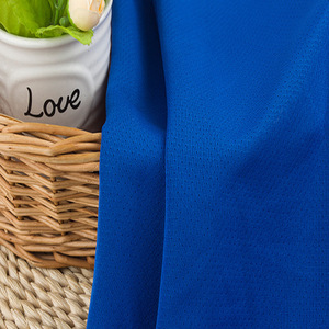 Tissu en maille bicolore 150g Polyester T-Shirt Sports Maille à séchage rapide Tissu élastique de football de qualité supérieure pour sublimation - Product Image 1