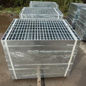 Grille en acier 316 robuste pour construction automobile, revêtement de sol, port, échelle, clôture, allée, tranchée et porte, résistante à la rouille et au plainage - Product Image 2