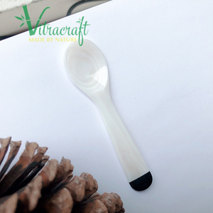 Cuillère à caviar artisanale incrustée de nacre noire de qualité supérieure Créez une cuillère à caviar très délicate en toute sécurité lors de l'utilisation Taille 10cm - Product Image 1