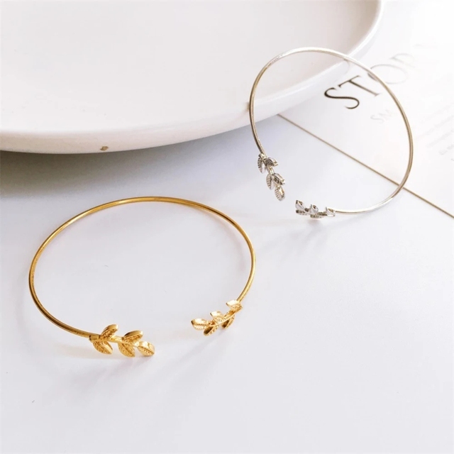 Leaf Cuff Bracelets for Women Open Bangle Cuff Bracelet New Fashion Tiny Hand Elegant Metal Jewelry Party