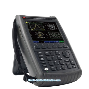 Analyseur de réseau micro-ondes portable FieldFox N9925A, 9 GHz - Product Image 1