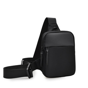 Nouveautés en gros : Sacs de poitrine pour hommes, légers, imperméables, avec logo personnalisé, pour un usage quotidien - Product Image 2