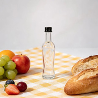 Botol Minuman Keras Kaca Bening Mini 50ml Dengan Tutup Sekrup Botol Kaca Kecil Kosong untuk Kemasan Minuman Anggur Whiskey Spirit.