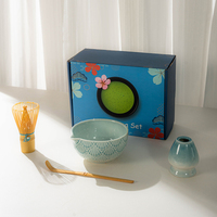 Ensemble de matcha en porcelaine verte jade 4 pièces avec fouet en bambou, cuillère, bol en céramique - Design Japandi écologique pour les amateurs de thé