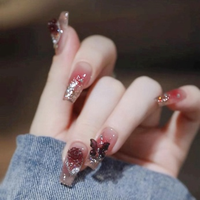 Venta al por mayor 24 piezas de moda al por mayor Prensa en uñas gran oferta nuevo juego de uñas artificiales OEM ODM diseño de varios colores