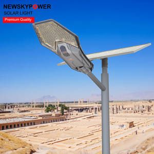 Réverbère solaire professionnel fendu 500W 800W 1500W 1800W gamme complète sortie lumen élevée pour l'éclairage routier national d'autoroute - Product Image 2