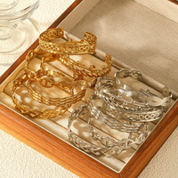 Bracelet ouvert en forme de cœur et de fleur en acier inoxydable plaqué or de style européen et américain