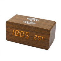 Réveil numérique électronique moderne en bois avec chargeur sans fil, affichage LED de la température et calendriers pour chambre et bureau (OEM)