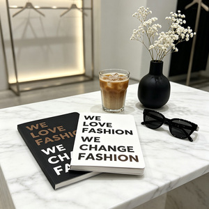Cuaderno Personalizado al por Mayor con Encuadernación Perfecta, Ilustraciones a Todo Color para Promoción - Product Image 1