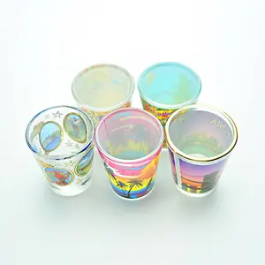 गर्म बेच 2oz मिनी ग्लास कप 60ml कस्टम मेड 6 रंगीन शॉट चश्मा उच्च बनाने की क्रिया