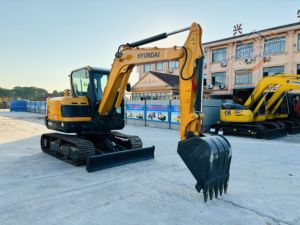 Mini-excavatrice Hyundai 60VS d'occasion, compacte, pour travaux de terrassement, pour projets de construction, faible coût, qualité fiable, en stock, haute qualité - Product Image 6