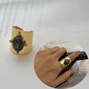Anillo de Piedra Ovalado de Banda Ancha Estilo Retro, Acero Inoxidable Pulido, Chapado en Oro de 14K, Anillo con Piedras Naturales - Product Image 4