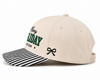 Gorra de Béisbol Bordada Personalizada de Navidad, Gorra Snapback Merry Holiday Club 2026, Visera con Rayas Blancas y Negras, OEM ODM