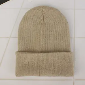 Berretto per cappelli invernali lavorato a maglia semplice unisex con logo ricamato personalizzato all'ingrosso