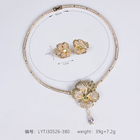 Set Kalung Bunga Kristal Mewah Berlapis Emas dengan Cubic Zirconia, Choker Floral, Liontin Tetesan Air Mata, Anting Stud, Perhiasan Pernikahan
