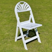 Chaise pliante moderne en résine, légère, durable, empilable, avec dossier ventilé, pour événements extérieurs et locations de fêtes