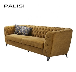 Set Divano 2+3 Posti di Design Italiano Contemporaneo di Lusso per Soggiorno e Hotel, Divano Sezionale a 5 Posti in Tessuto Trapuntato Chesterfield con Struttura in Acciaio Dorato - Product Image 5