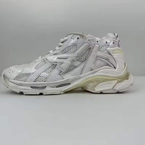 Chaussures de sport à LED, design luxueux, respirantes, pour femmes, chaussures de course de haute qualité, chaussures décontractées pour hommes, style marche - Product Image 1