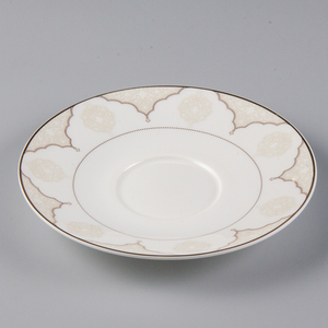 Set di Tazze e Piattini in Porcellana Bianca con Bordo Dorato, Stile Arabo-Turco di Lusso, 15 Pezzi in Bone China per 6 Persone - Product Image 5