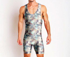 Combinaison de lutte personnalisée imprimée en polyester pour l'été, uniforme d'équipe par sublimation, respirante, anti-humidité, séchage rapide, antibactérienne - Product Image 2
