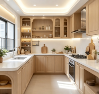 Ensemble d'armoires de cuisine en bois naturel moderne avec étagères ouvertes incurvées et éclairage LED pour la rénovation de la cuisine à domicile