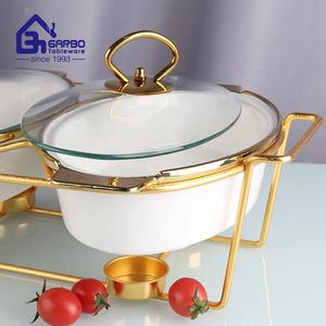 Plato de cerámica seguro para <span class=keywords><strong>horno</strong></span> con tapa de vidrio <span class=keywords><strong>y</strong></span> soporte dorado cocina casera vajilla de cerámica de lujo juego de porcelana blanca fina para hornear - Product Image 3