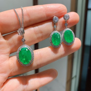 Ensemble de bijoux et boucles d'oreilles pendantes en cuivre écologique de style vintage, zircon vert plaqué or, tendance, vente en gros pour femmes - Product Image 1