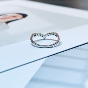 Anillo de Oro Amarillo de 18k Personalizado para Fiesta o Boda, con Diamante Cultivado en Laboratorio con Forma de Constelación, Certificado por IGI - Product Image 2