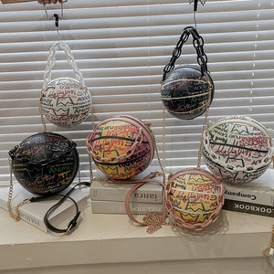 ZHUIYU 2025 Nuova Borsa Estiva alla Moda con Graffiti per Basket, Tracolla Crossbody, Borsa Grande da <span class=keywords><strong>Donna</strong></span> con Chiusura a Catena - Product Image 1