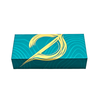 Boîte en carton rigide pliable personnalisée verte avec rabat magnétique, impression couleur recto-verso, logo en feuille d'or, carton rigide pliable avec éponge
