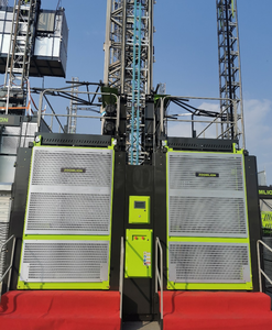 מנוף בנייה QIANCHENG דגם SCB150, גובה הרמה מקסימלי 60 מטר, תיבת הילוכים מנועית, יעילות גבוהה, תחבורה הנדסית - Product Image 1