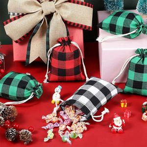 Sacs en coton à cordon de serrage à carreaux de Noël en gros 10x14cm, pochettes cadeaux de Noël en coton Buffalo pour bonbons et bijoux, personnalisables - Product Image 3