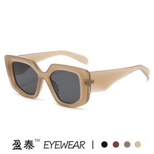 แว่นกันแดดทรงเหลี่ยม Yingtai Eyewear กรอบ PC น้ำหนักเบา ป้องกันรังสียูวี 400 แฟชั่นสำหรับผู้หญิง - Product Image 3