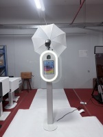 Photomaton pour iPad avec support d'imprimante, anneau lumineux LED ovale + flash et parapluie à lumière douce, idéal pour les mariages et les fêtes