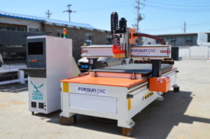 Chine Fabricant ATC CNC Routeur Machine Routeur En Bois Dur <span class=keywords><strong>Plus</strong></span> Scie pour Portes D'armoires De Cuisine Fabrication De Meubles - Product Image 6