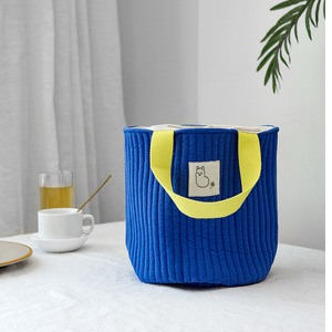 Petit sac rond en toile matelassée avec bandoulière Sac momie pour enfants avec motif de lettres - Product Image 4